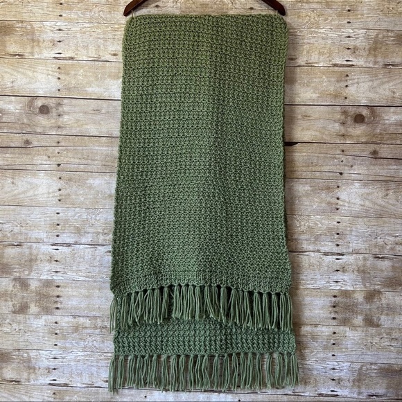 Womens Cozy Green Woven Throw Scarf - Picture 4 of 6